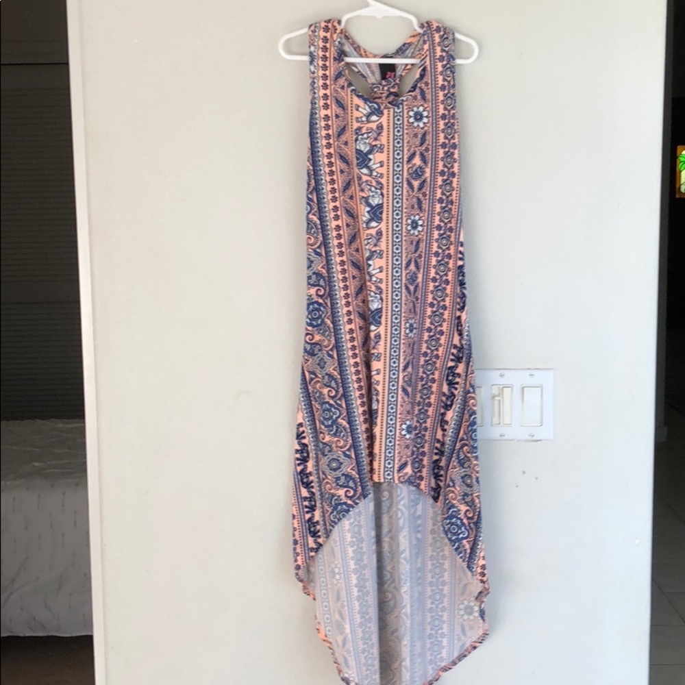 3/25✨💰Printed long dress, with T-back detail.